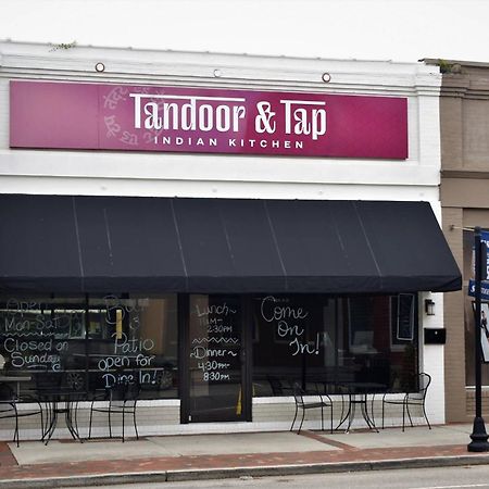 Eagle'S Landing Loft-Downtown Above Bull & Barrel Lägenhet Statesboro Exteriör bild