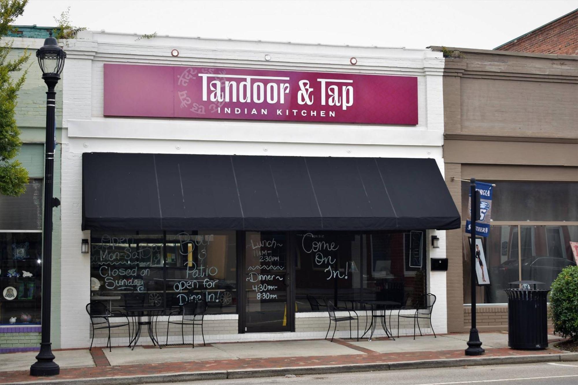 Eagle'S Landing Loft-Downtown Above Bull & Barrel Lägenhet Statesboro Exteriör bild